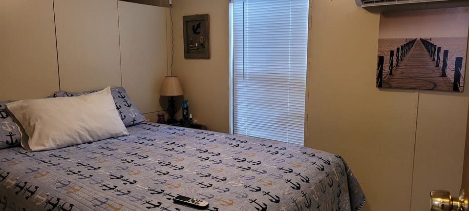 Queen Bedroom