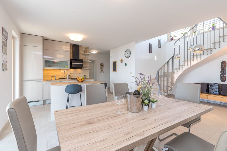 Kitchen and dining area