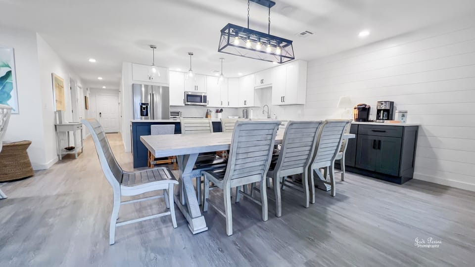 Dining/kitchen