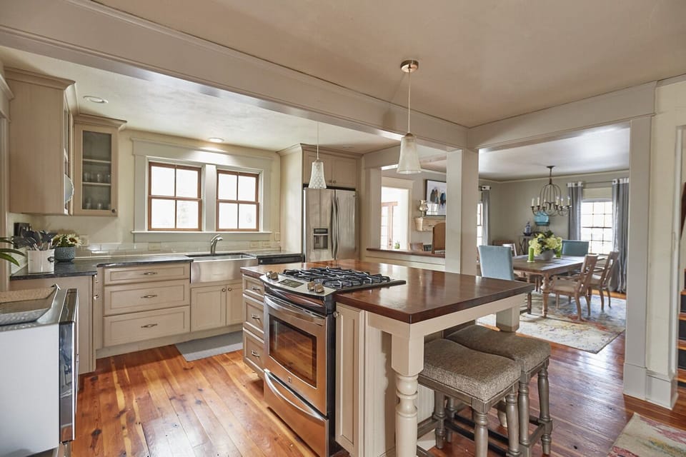 Full Kitchen