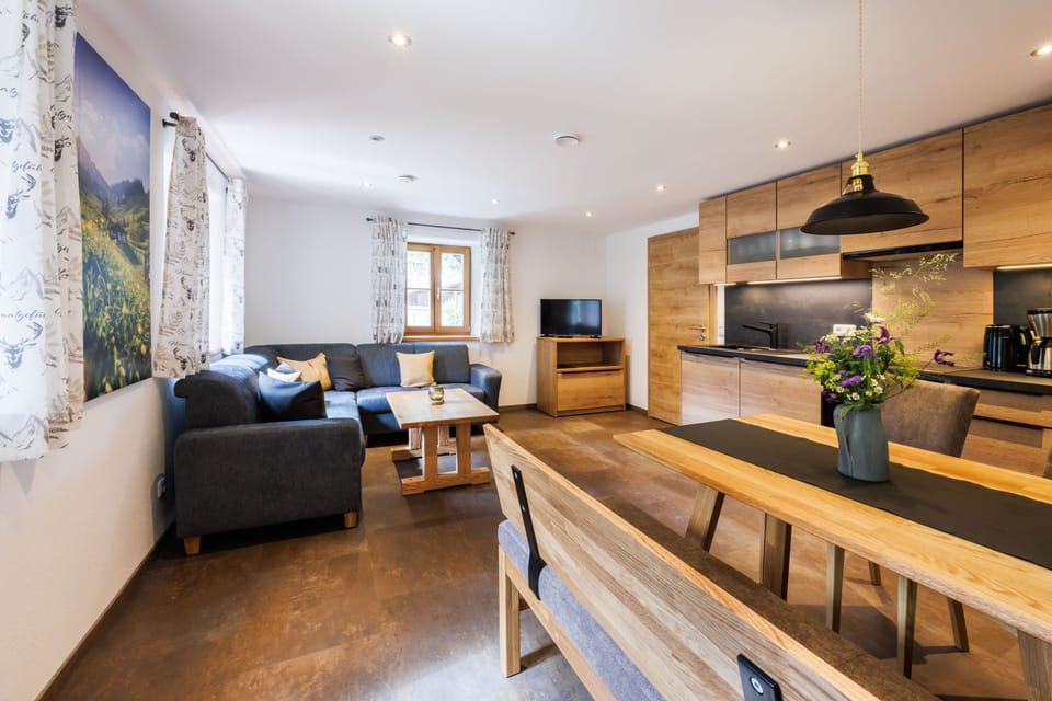 Apartment 60sqm, terrace, kitchenette, 2 bedrooms, living room, 4 pers. Apartment in Ruhpolding
