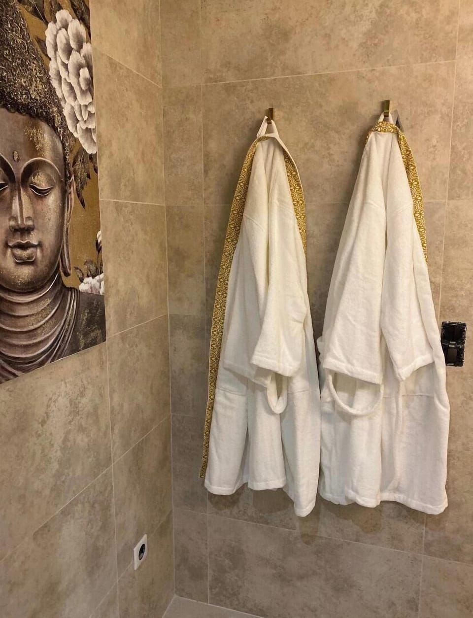 Bathroom amenities