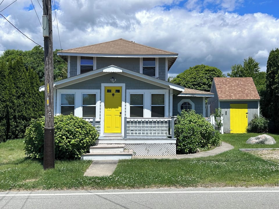 3 bedrooms  (second level) and 1 bathroom ( first level)