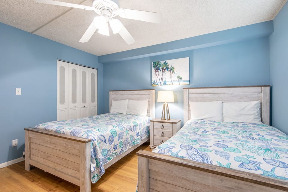 2 full size beds in the 2nd bedroom.