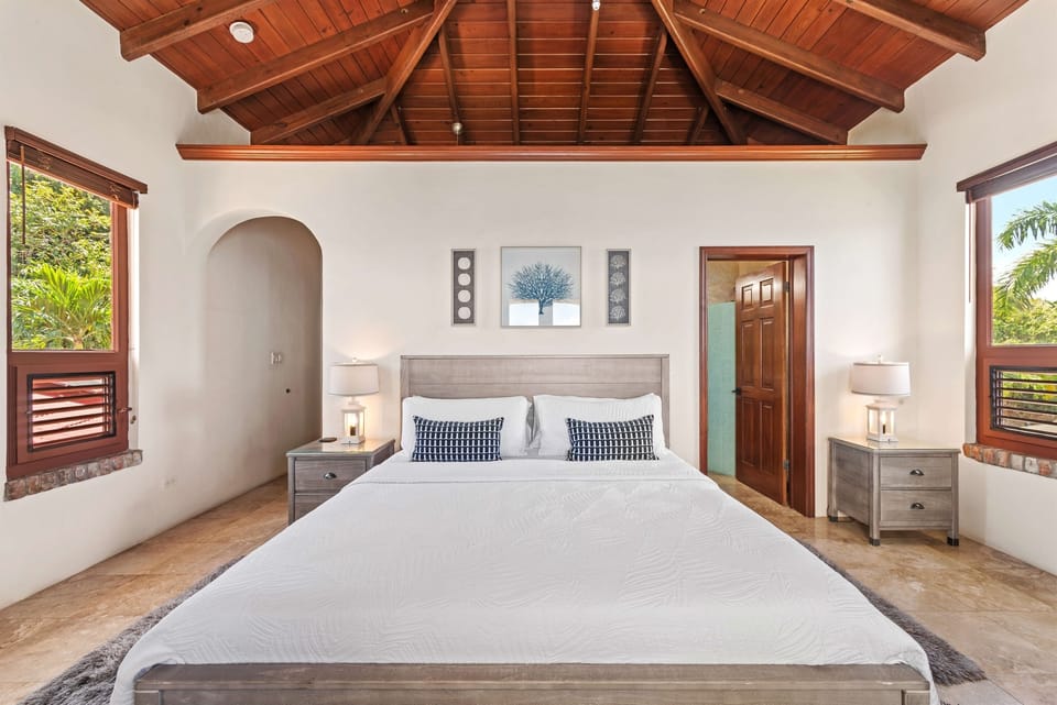 Suite Three has the BEST views in the house (shhhh!). You’ll get the best views from this external entranced king suite. 
