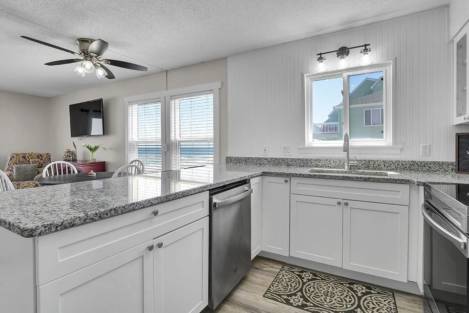 Ocean views all around!