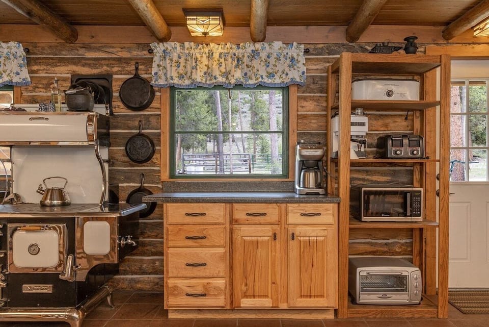 Coffee maker, Espresso machine, Microwave, Toaster Oven, Roaster, and more! 