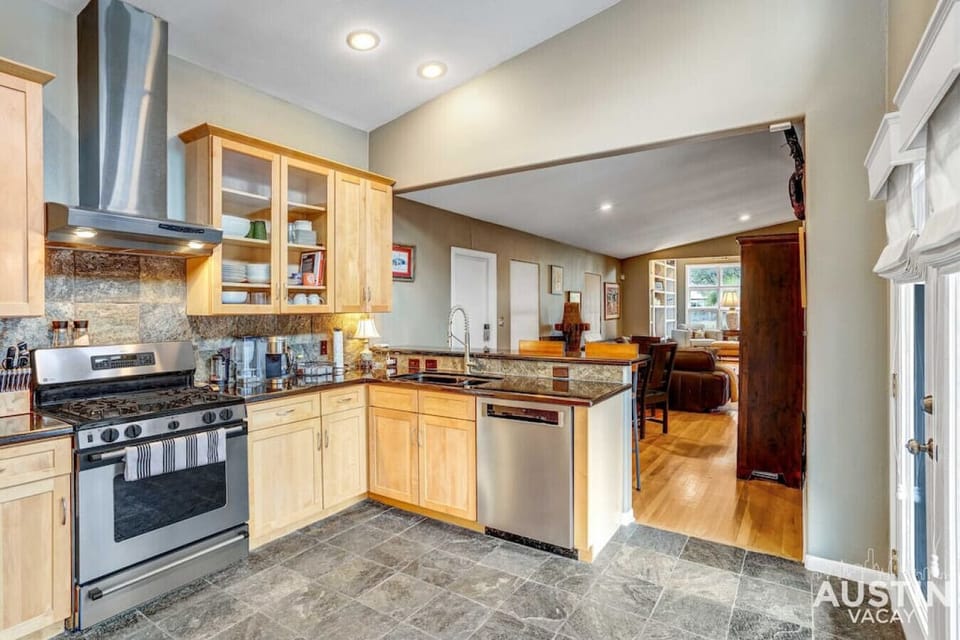 Fully equipped kitchen with all the essentials and dishwasher