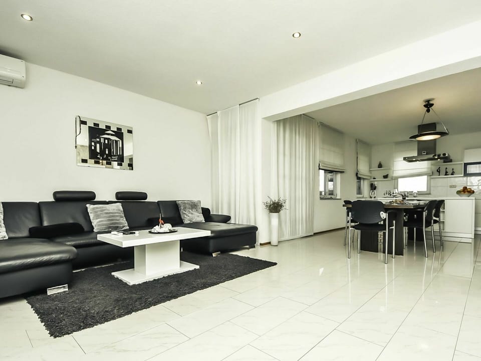 Couch, Lighting, Living Room, Table, Floor, Black-And-White, Style, Hall, Flooring, Studio Couch