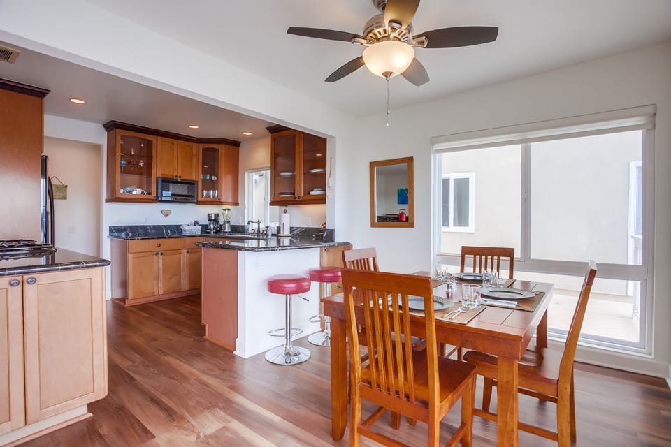 Open kitchen and dining area.
