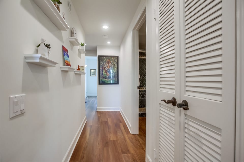 The hallway leading to the bedrooms.