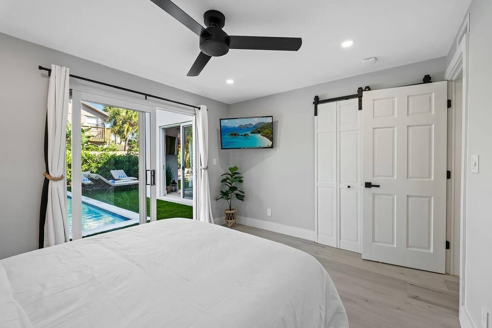 "The beds were extremely comfortable and we all felt right at home!" - Mila
