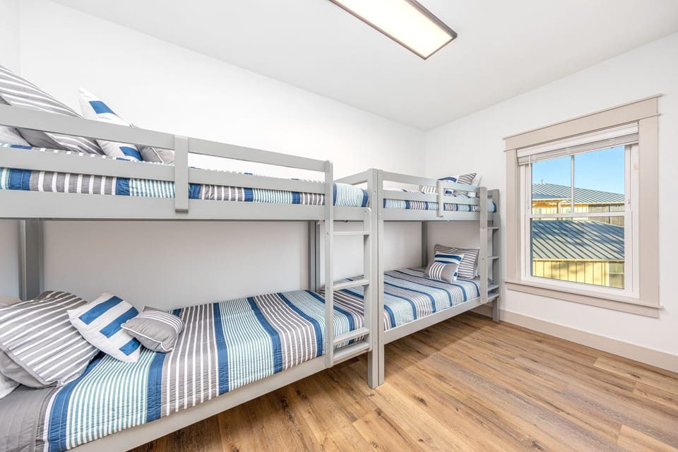 Bedroom 4 - double bunk beds great for kids! 4 twin beds all brand new!