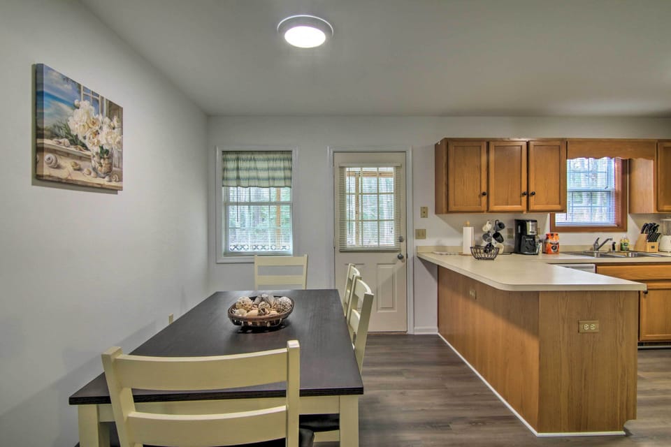 Dining Room | Laptop-Friendly Workspaces