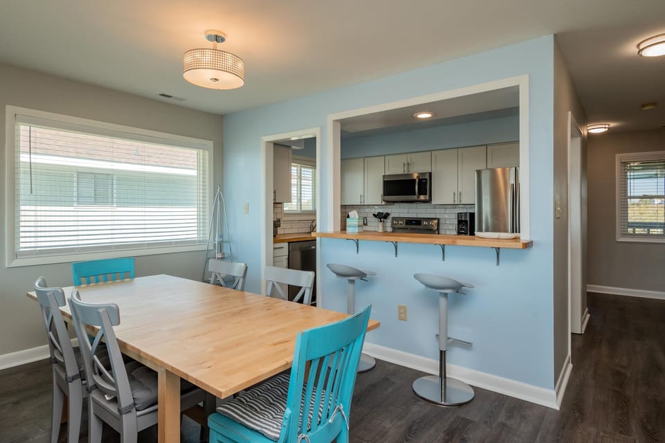 Dining Area - West
