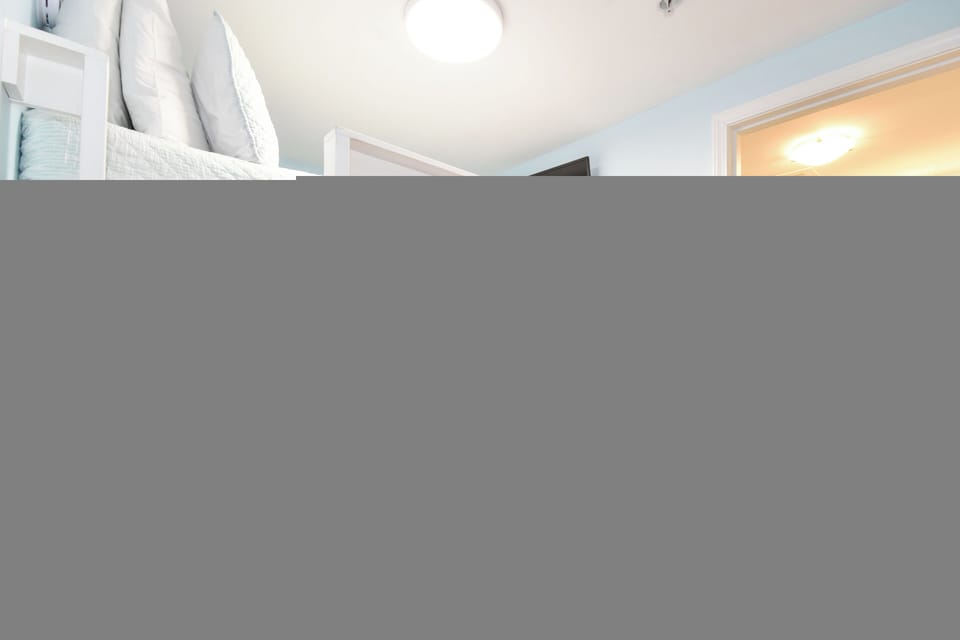 The Palms of Destin 11205 - Guest Bedroom and Guest Bathroom