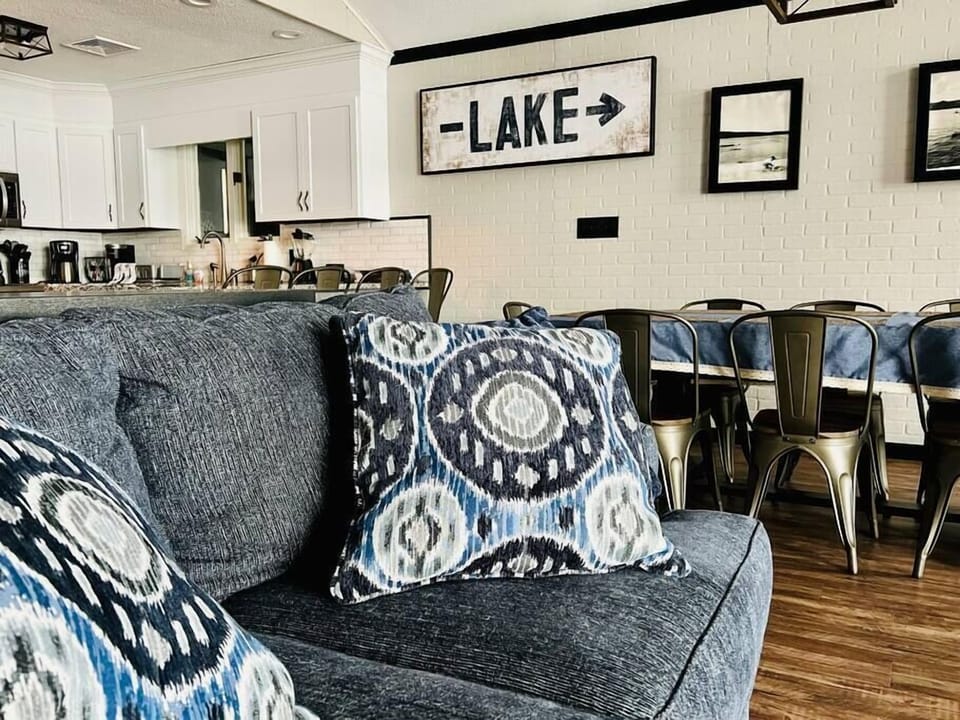 Lakefront living room