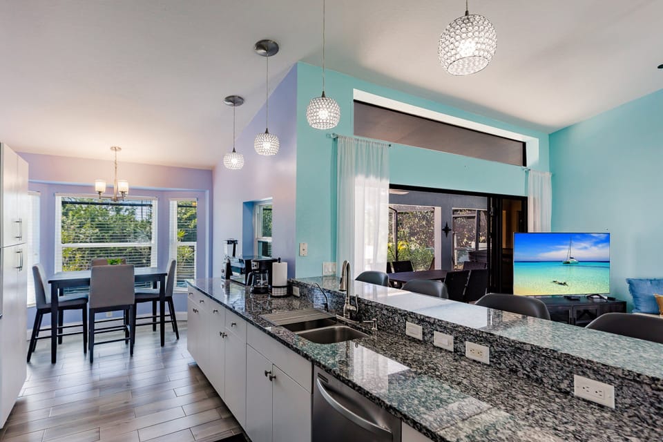 Easy to have fun with friends, family and guest in this open floor plan.