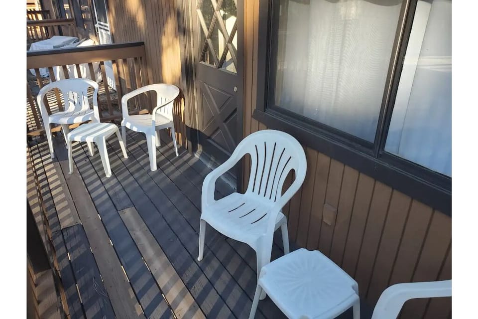 front deck off the primary bedroom