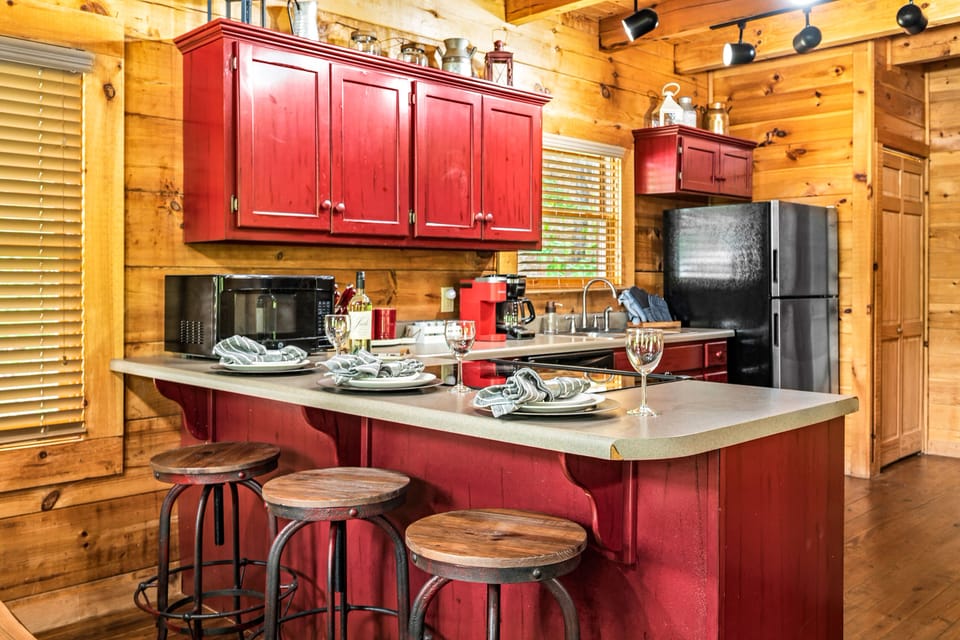 Kitchen bar that sits 3.
