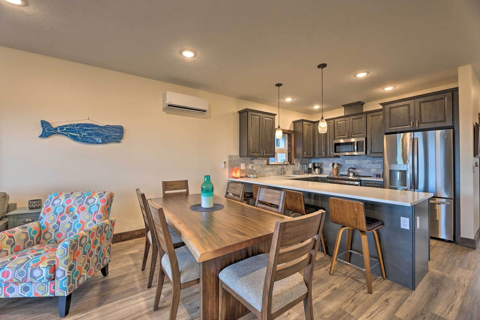 Dining Room | Breakfast Bar
