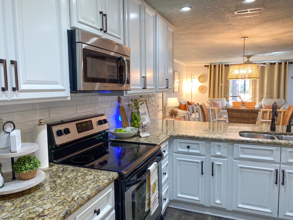 Well equipped kitchen for all of your cooking needs