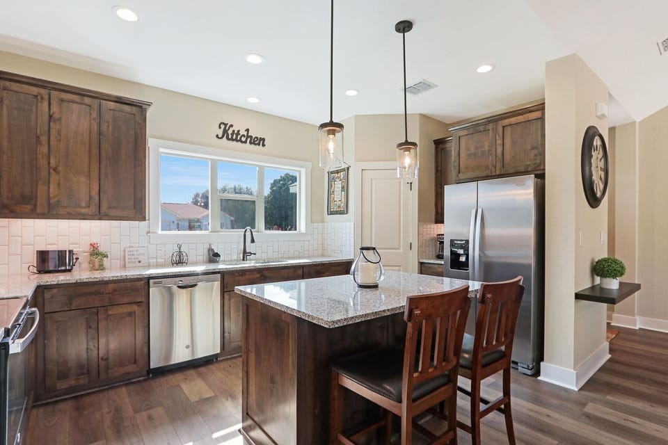 Full kitchen with bar seating