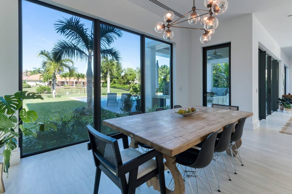Experience this luxurious paradise on Lake Ida!
