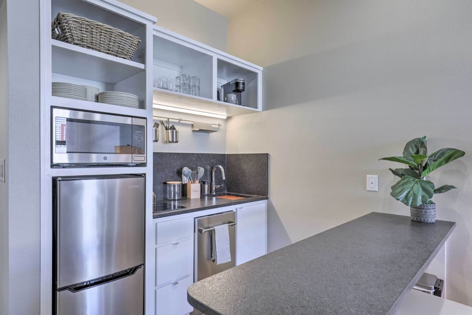 Kitchenette | 2-Burner Electric Stove