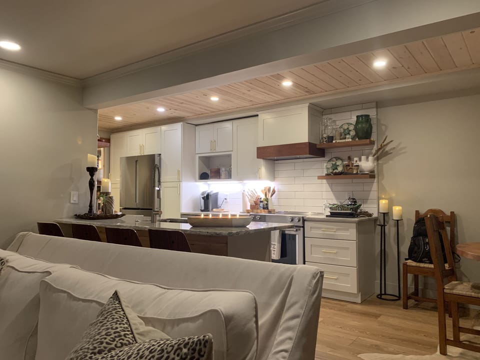 livingroom to kitchen view