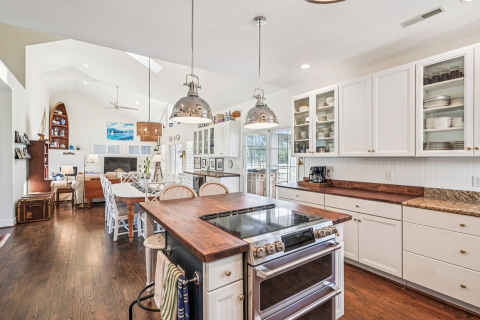 Main Level,Kitchen,