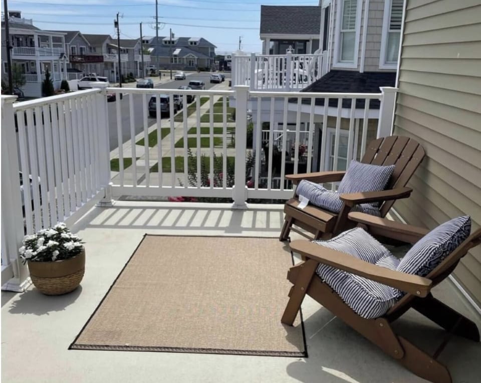 2nd Floor Front Deck