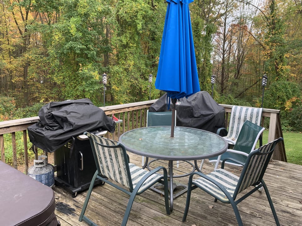 Deck - Outside eating