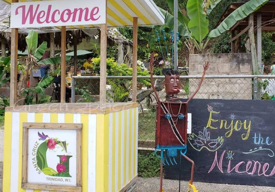 Green Market  open on Saturdays - 5 minute drive away