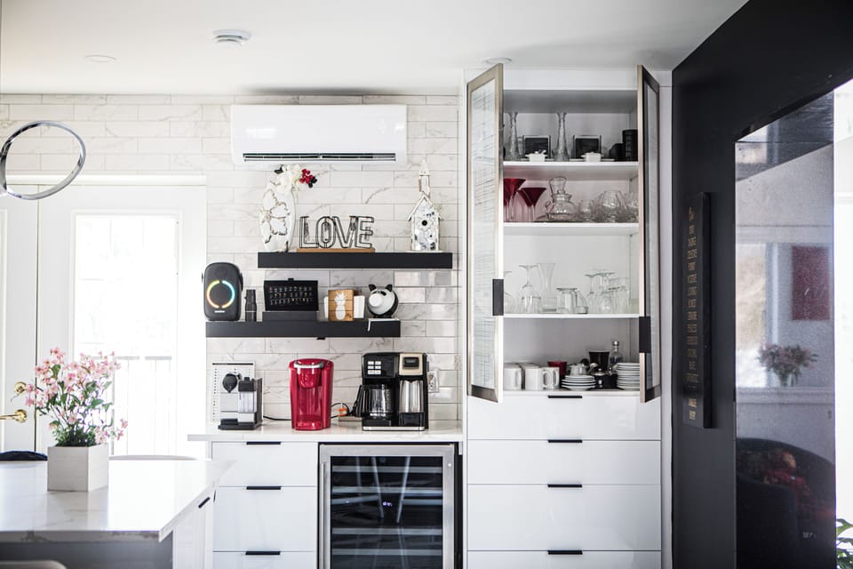 Coffee corner, wine cellar and cabinet.