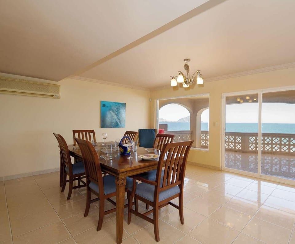 Las Palmas Condo 2 in Las Palmas San Felipe vacation home - diner table