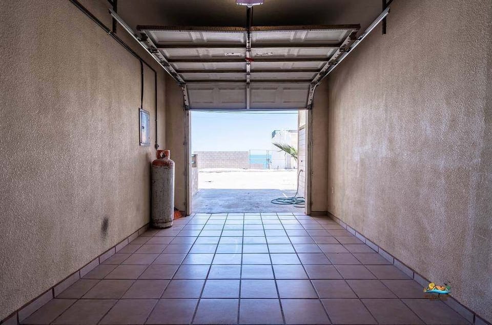 Free parking is available on the property at Casita de Playa . Guests arriving by vehicle can park directly on-site with accessible parking spaces provided