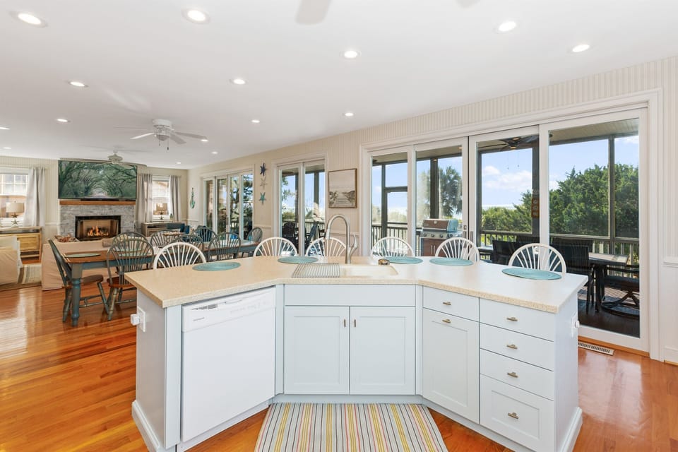 Gourmet kitchen keeps the Chef in the party