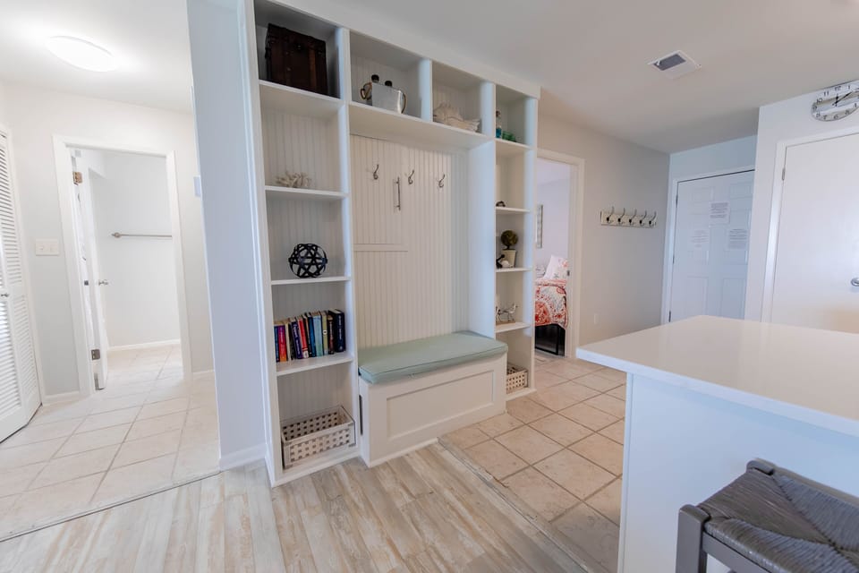 Newly updated Kitchen- New appliances. New countertops- great island- All quartz