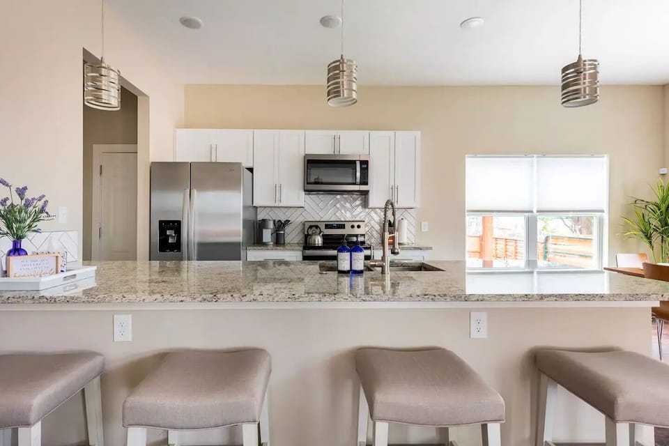 Kitchen island 