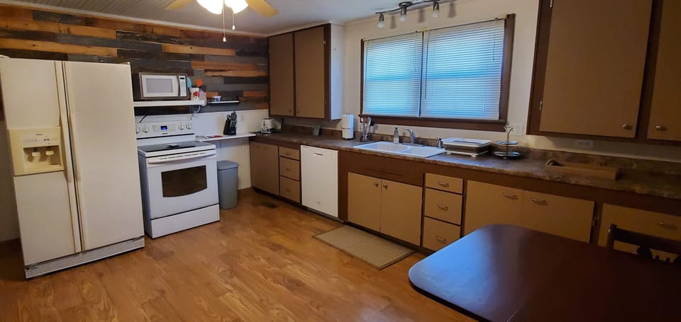 Kitchen 1