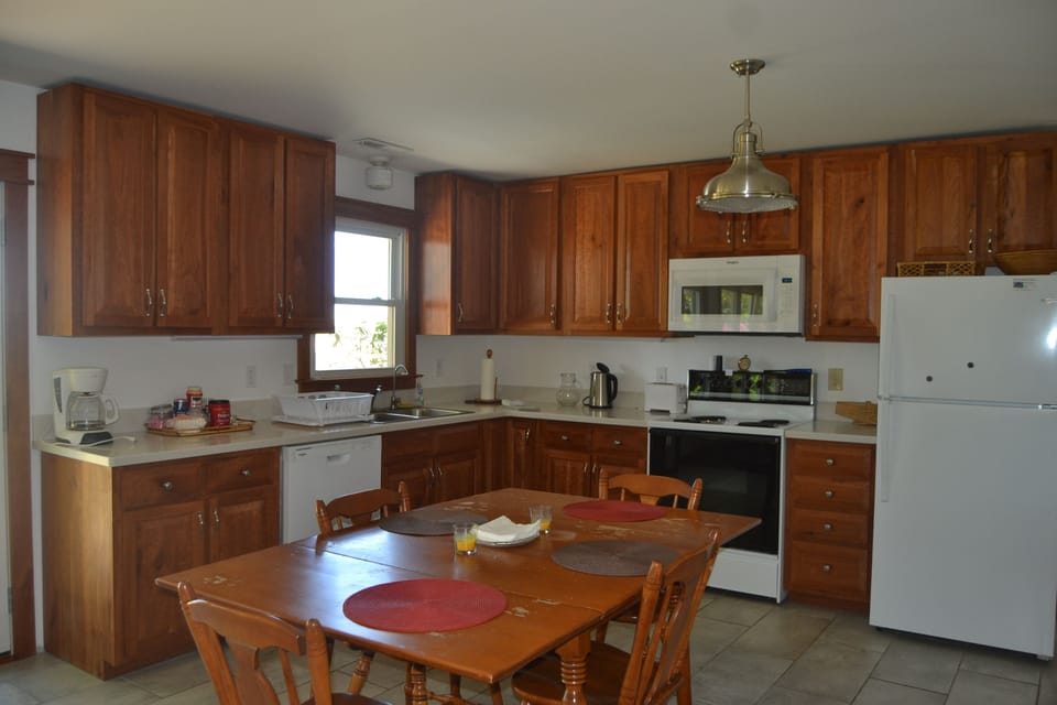 Kitchen/Dining area