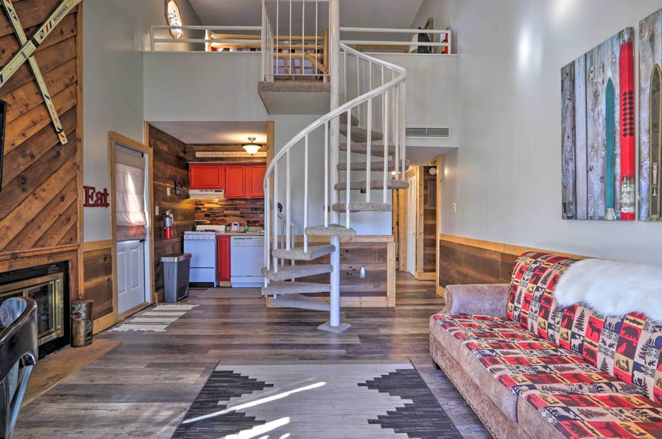 Living Room | Free WiFi