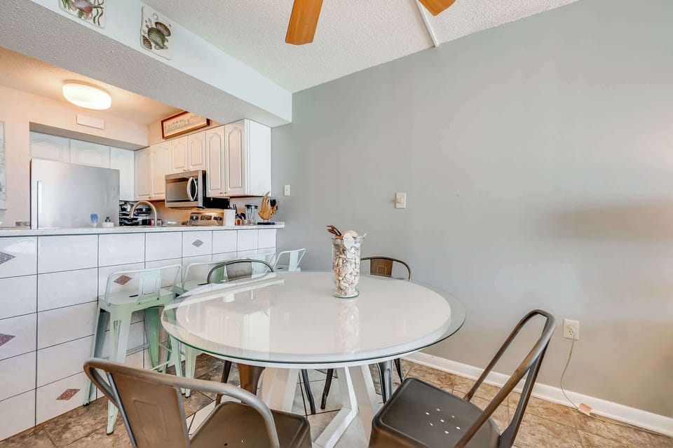 Dining Area for Family Meals 🍽️
