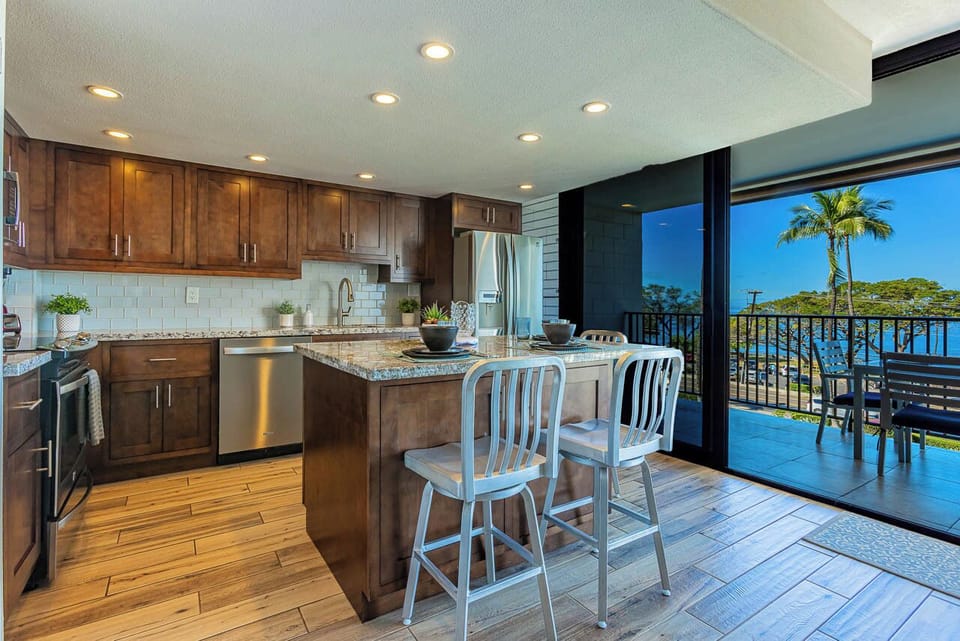 Spacious island to create Maui meals while enjoying the view!
