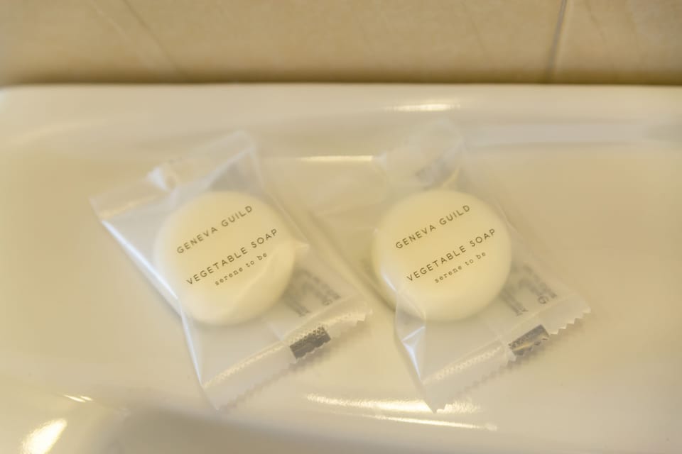 Bathroom amenities