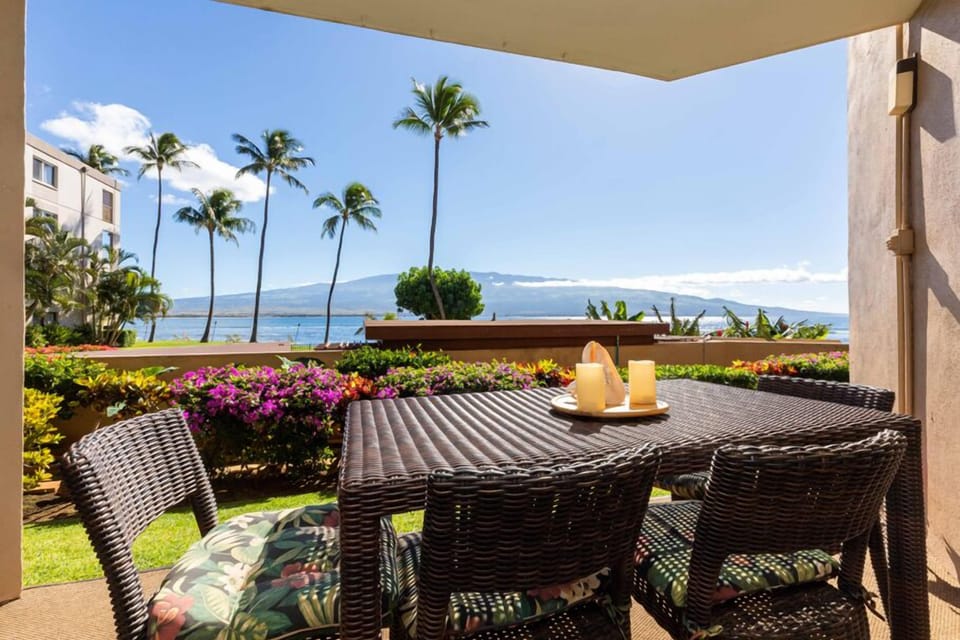 Breakfast on the lanai and a time to plan for the day's adventures.