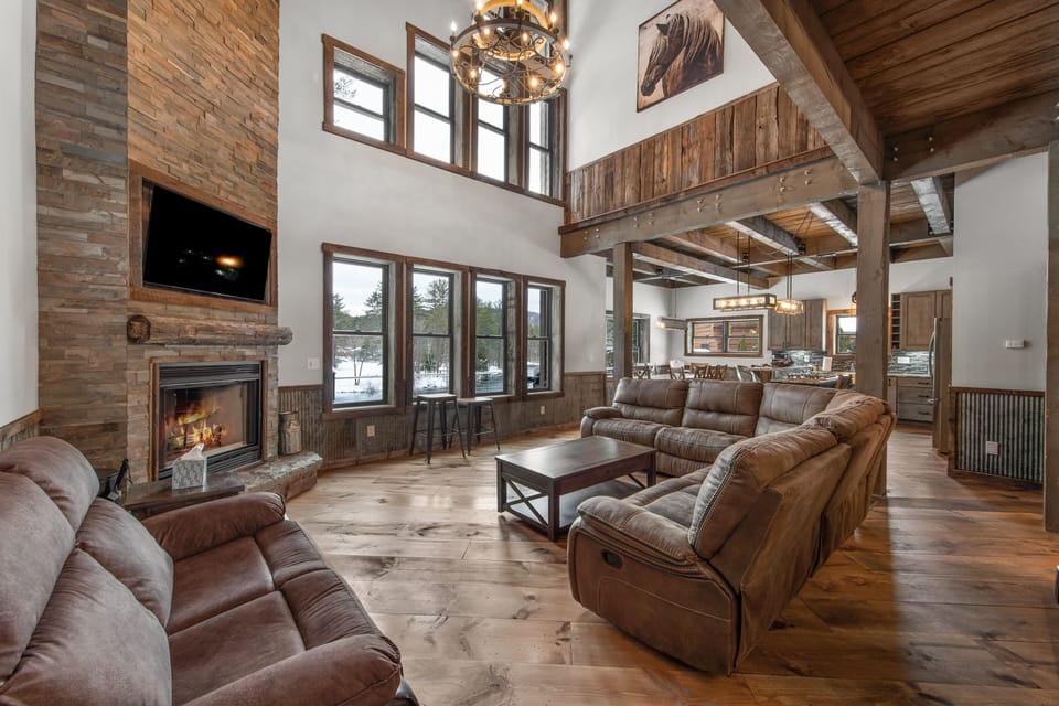 main floor livingroom