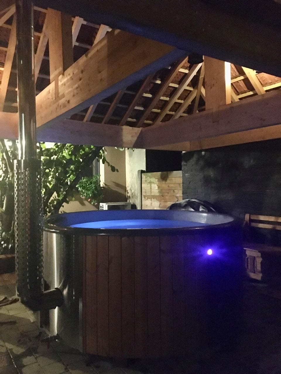 Indoor spa tub