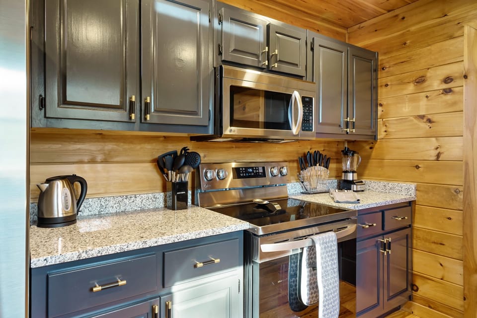 Full equipped kitchen 